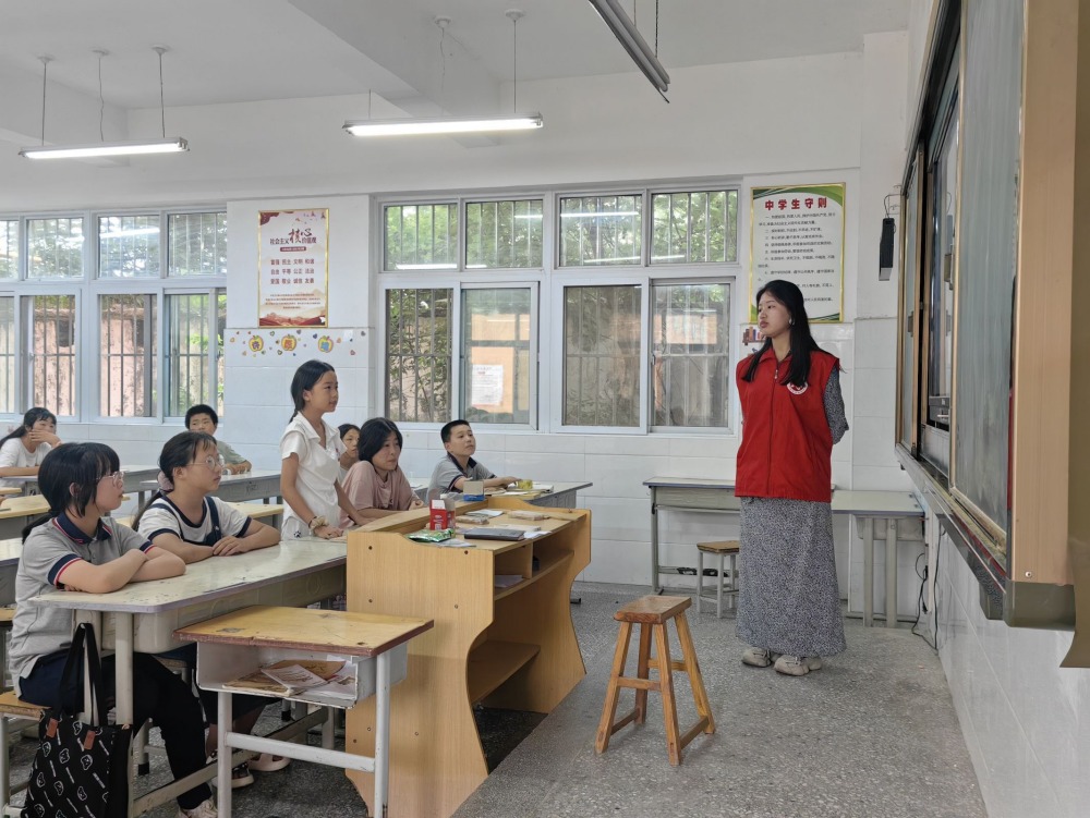 铸牢中华民族共同体意识,拥抱祖国大好河山