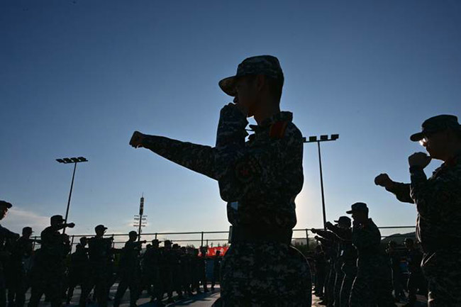 ��ͷ�µ��ɱ䣺��֤��ѵ�ĵ�������