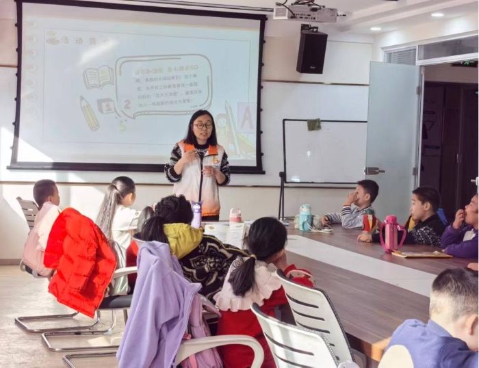 ɽ�����硰С������Ȥ���ö���Ӫ ���ڶ��ڣ��˳����Ļ