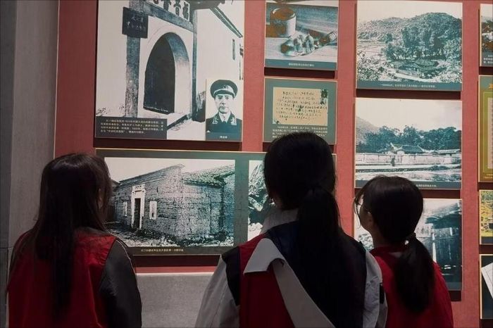 ��AI��᪻� ���ǻ������ġ���������ҽҩ��ѧ����ѧ�Ӹ���ʵ��