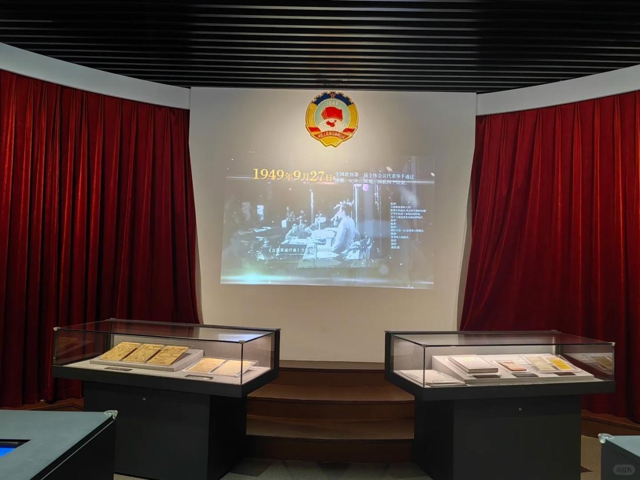 󵶡ŭ𴦣 ѧϺսʵʵ