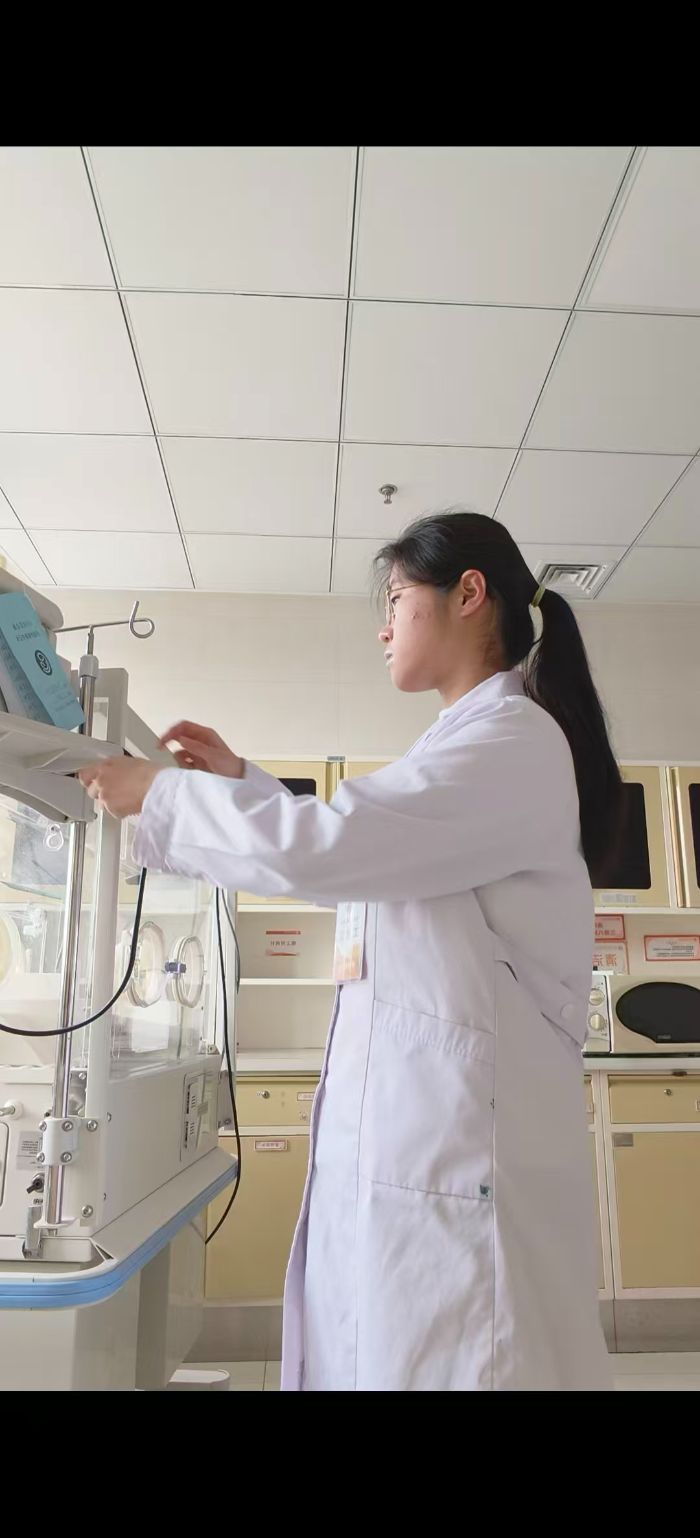 ����鳲 ҽ·ͬ�С���һ����ҽѧ�ӵ����𺮼�ʵ���ּ�