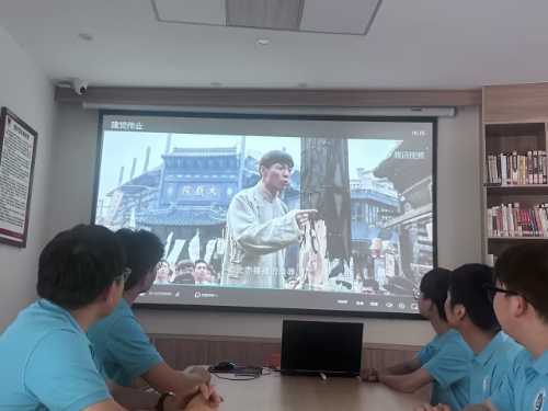 #2025暑期“三下乡”实践活动——红色教育深入社区,传承精神庆祝华诞#