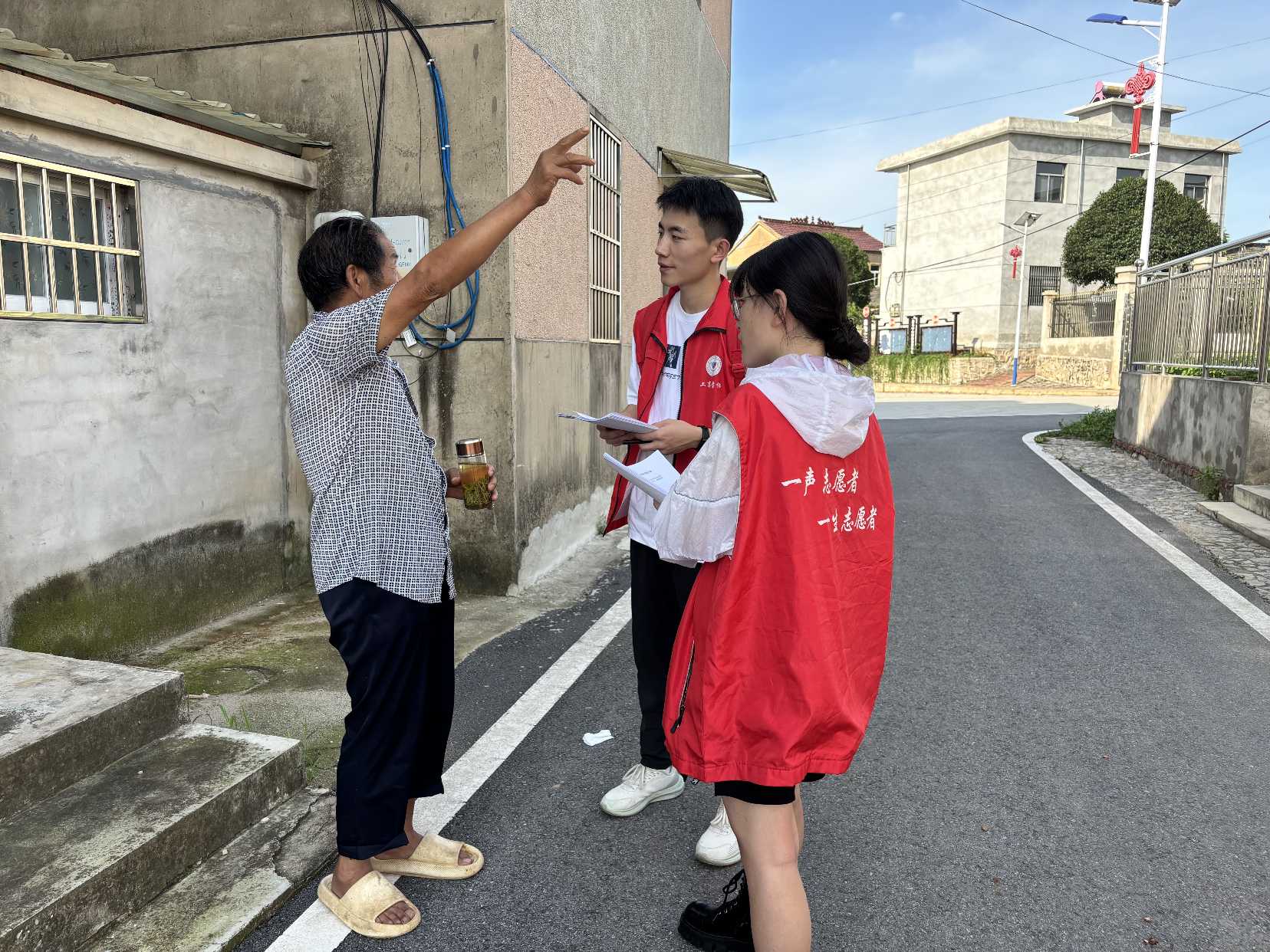 巢湖学院工商管理学院“寻脉柘皋”实践团赴柘皋镇唐马村开展龙舟文化实地调研活动