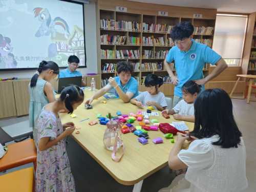 【2025暑期“三下乡”实践活动——指尖创意塑童梦,七彩黏土绘童心】​​