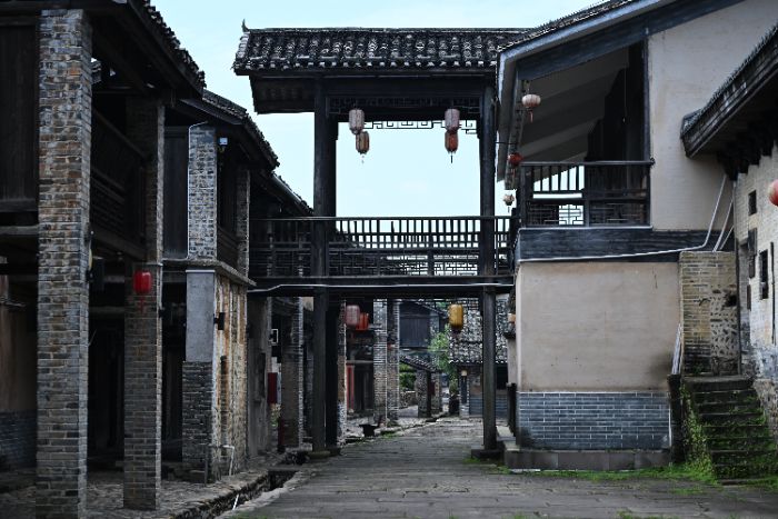 ���ֹ�Ӱ����棬����ѧ�������ǻ�����ǰ���м���