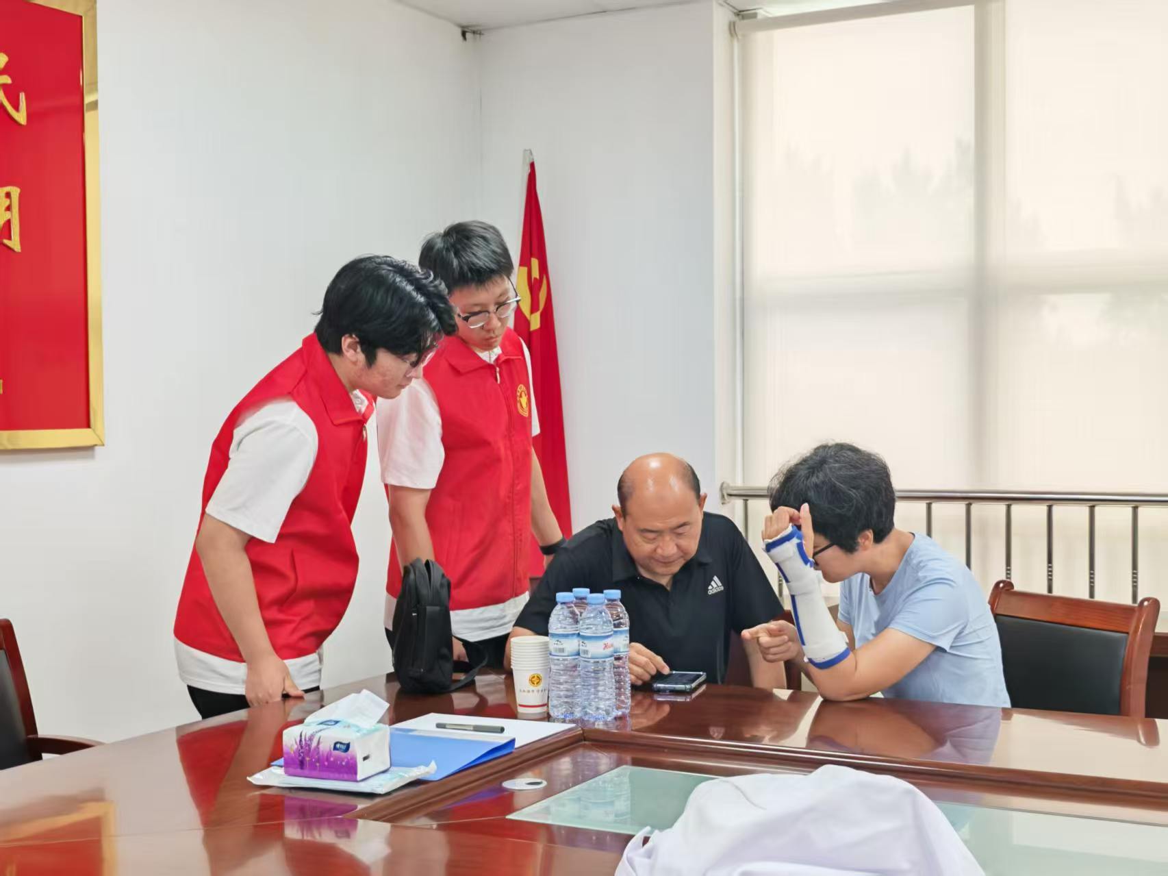 ҽ·���绤������֪�к�һ���ഺ����ɽ���ڶ�ҽ�ƴ�ѧ����ͫ���磬����������ʵ����ʵ����ʵ